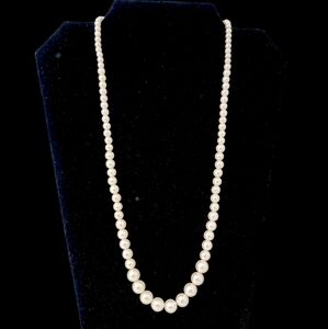 Vintage Graduted Faux Pearl Necklace